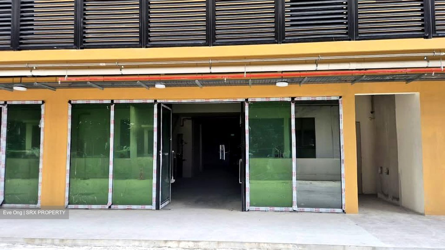 Stellar@tampines (D18), Retail #555456011